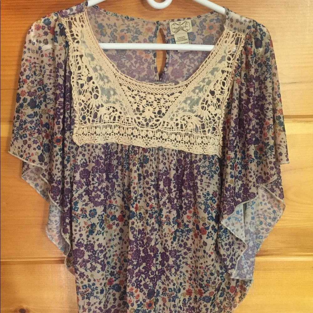 [Eyelash] butterfly sleeve top women’s large